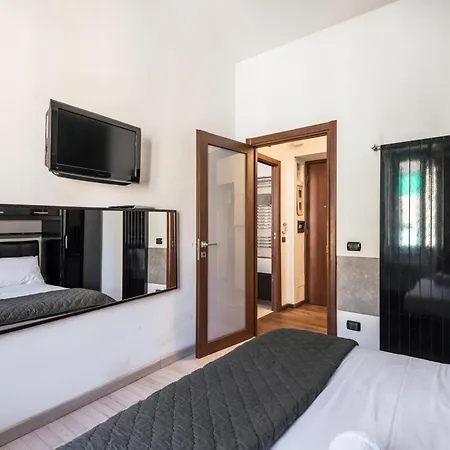 Apartamento Suitte In San Giovanni Near Basilica - - Roma